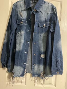 New Women’s Boutique Denim Distressed Jacket